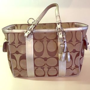 Coach Signature C Handbag. Great Condition.
